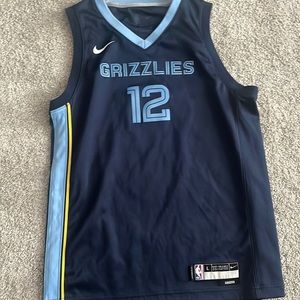 Nike Morant jersey youth large like new